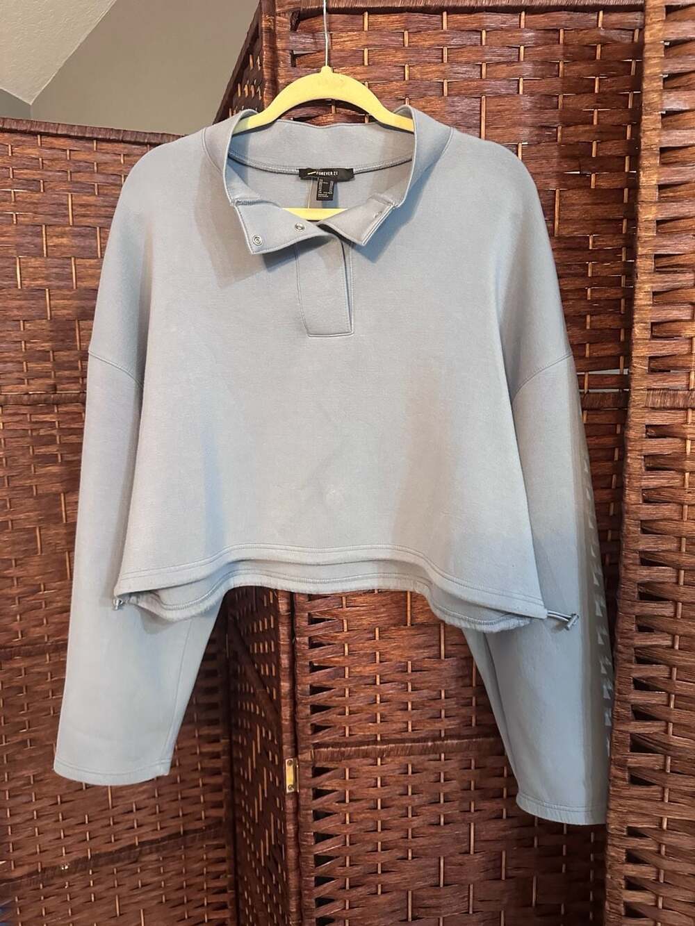 Forever 21 Snap Collar Cropped Sweatshirt Size XL Blue